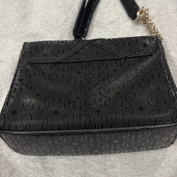 Guess Small Pocketbook - Picture 6 of 7
